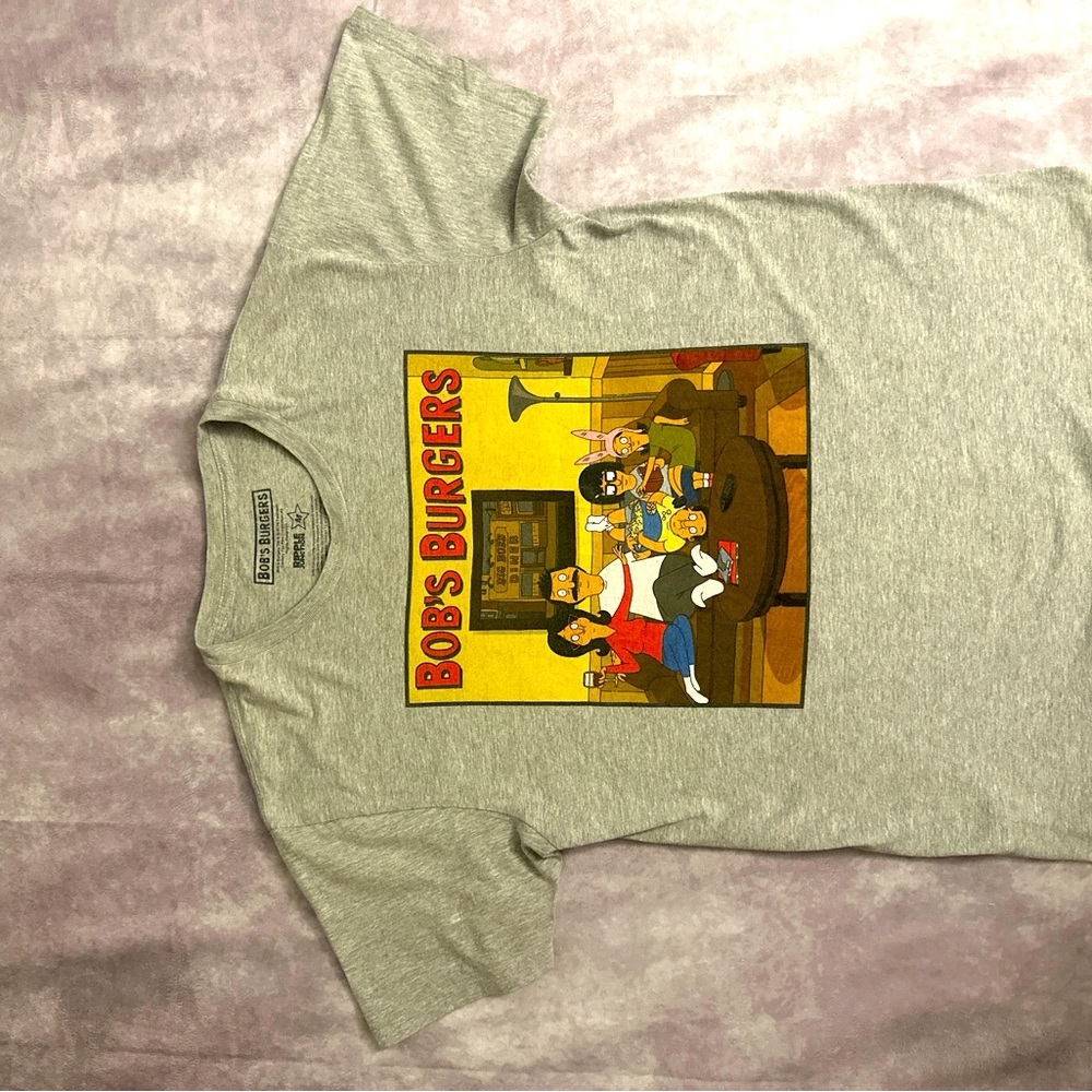 Ripple Junction’s Bob Burger T-Shirt in grey color with size M